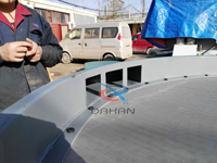 1800型振動(dòng)篩出料口 1800型振動(dòng)篩出料口